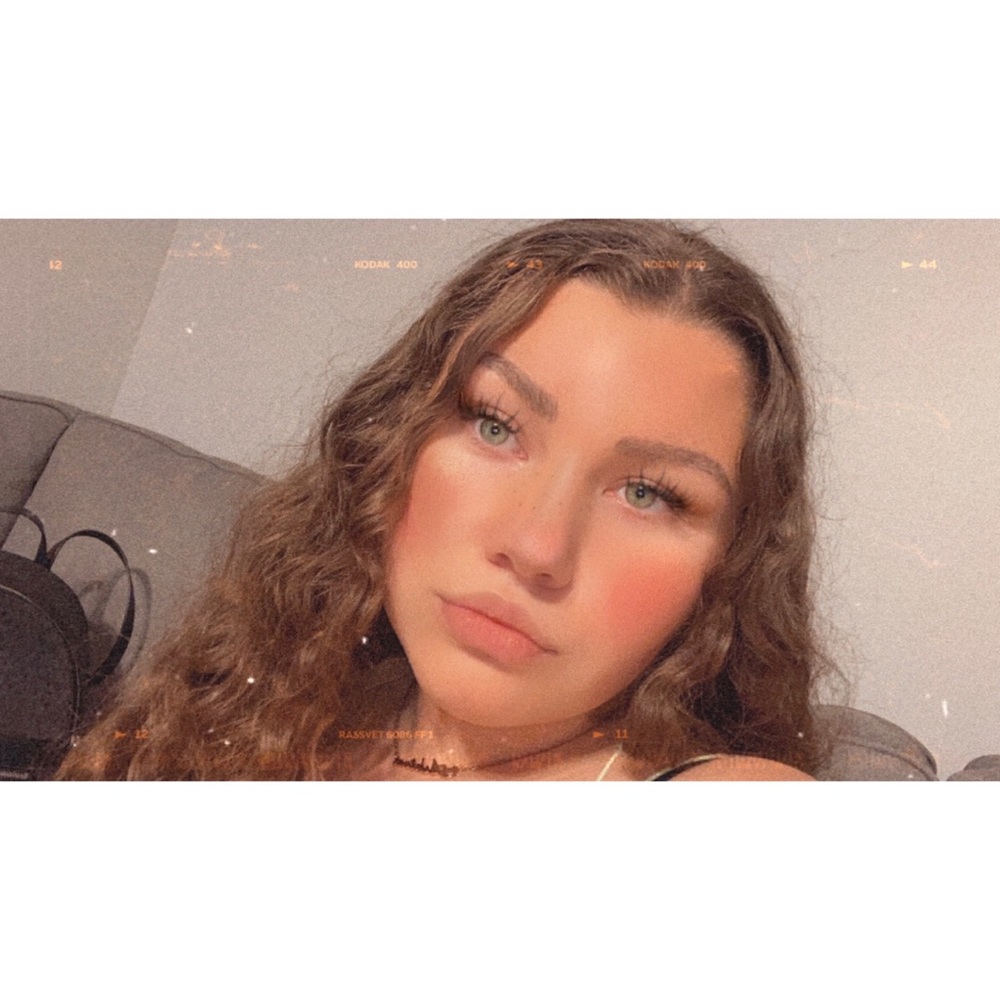 Meet your Posher, Kenzie